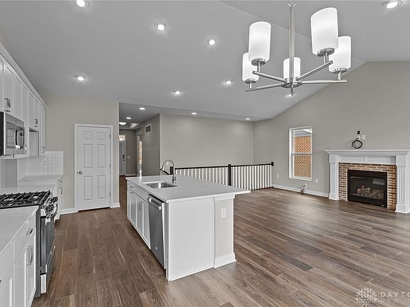 4th image of 503 Carleton Dr #153