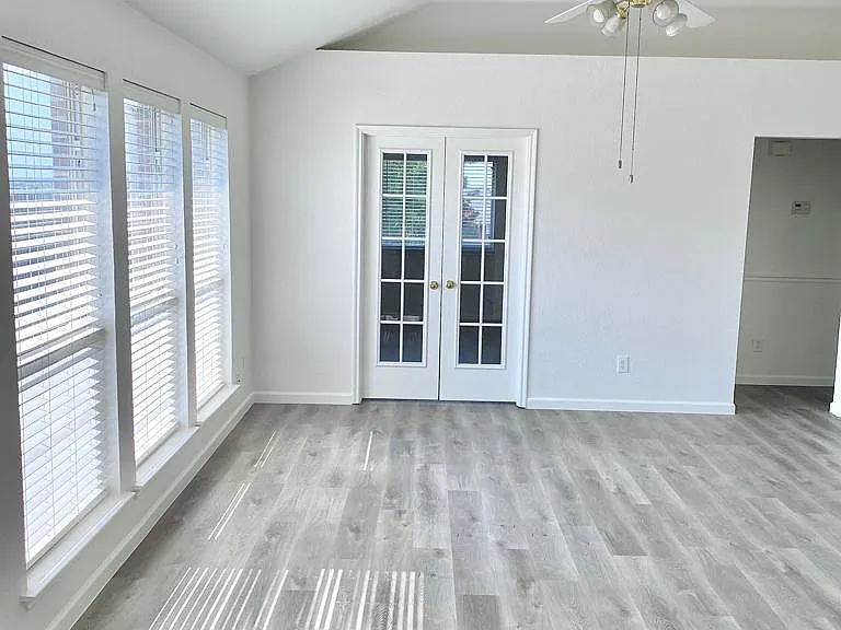 310 Katydid Ct — Photo 4