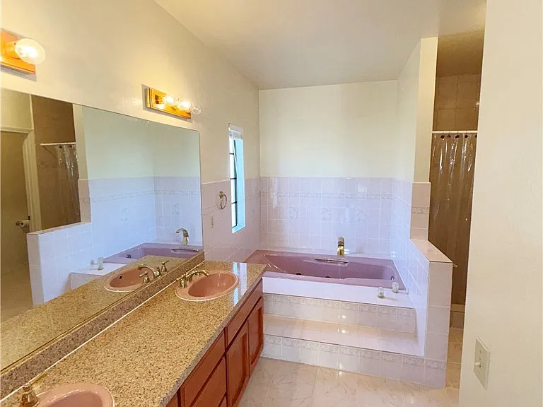 1050 Mayflower Ave — Photo 14