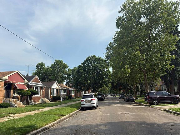 4th image of 10443 S Vernon Ave