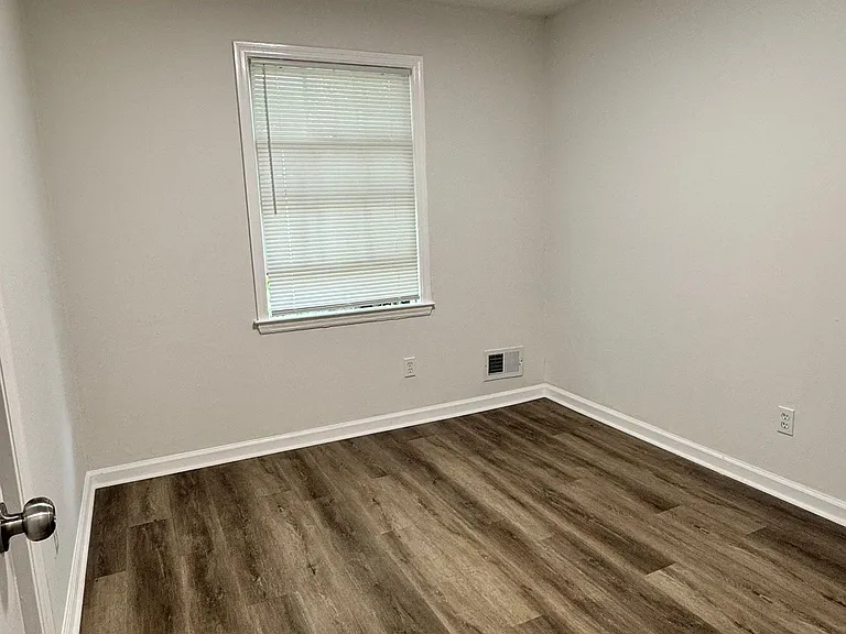416 W Lakeside Ave — Photo 8