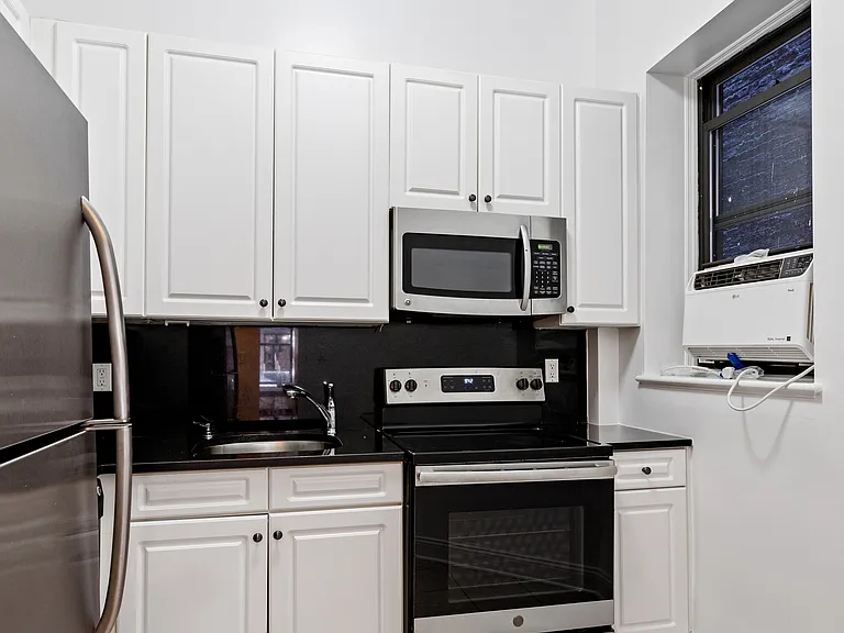530 E 88th St #1G — Photo 5
