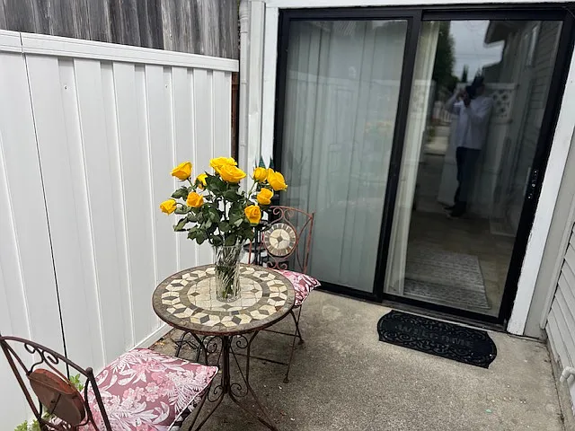 Crystal St — Photo 17