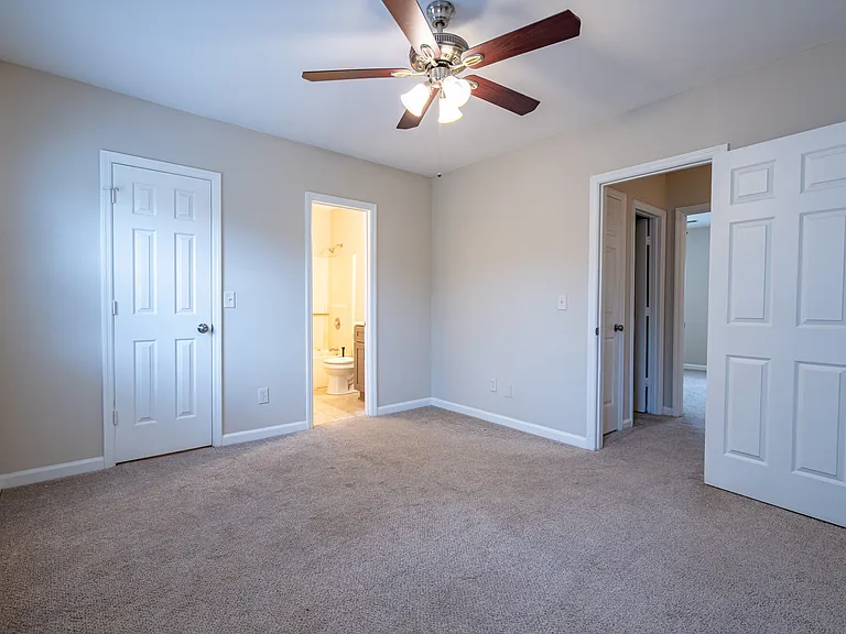 114 Bentley Pkwy #B — Photo 12