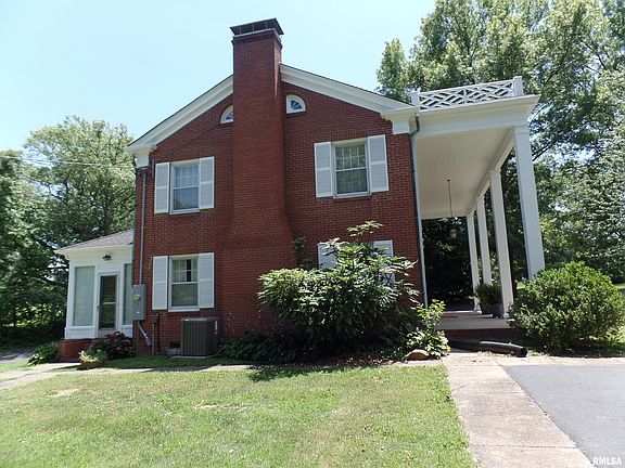 4th image of 400 Country Club Ln
