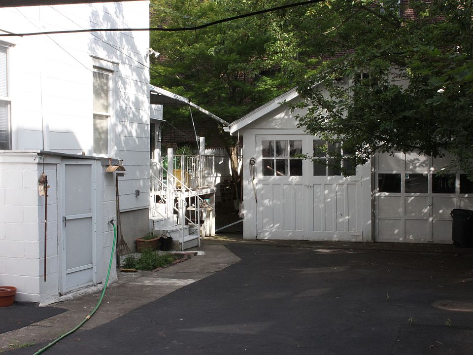 2nd image of 23 Maple Ave