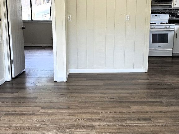 2nd image of 497 Riverview Dr