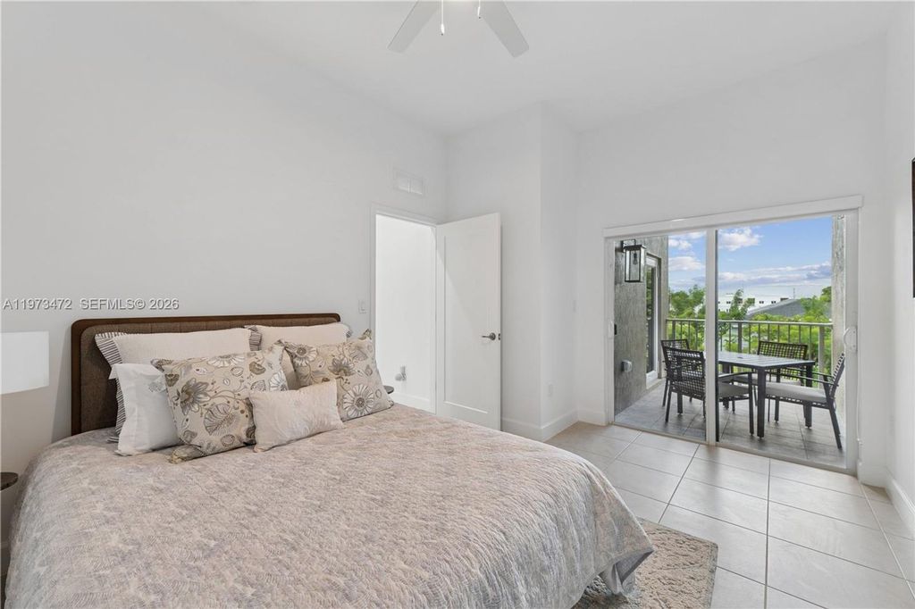 355 NW 30th Ave #601, photo 9