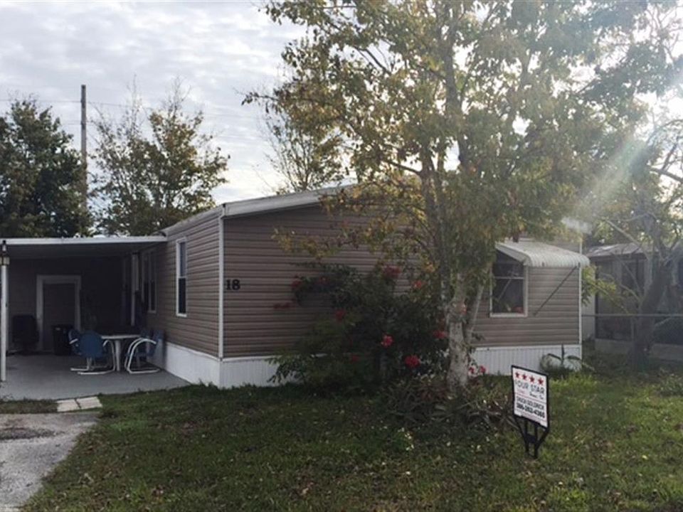 1st image of 18 Palm Castle Dr