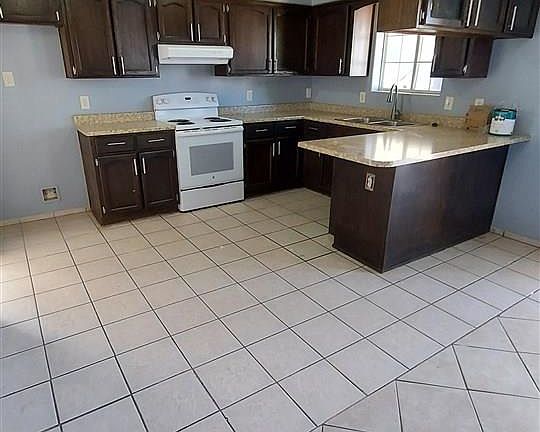 5th image of 1512 E B St