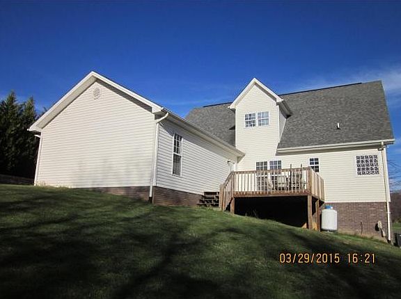 3rd image of 32 Vesta Sue Ct