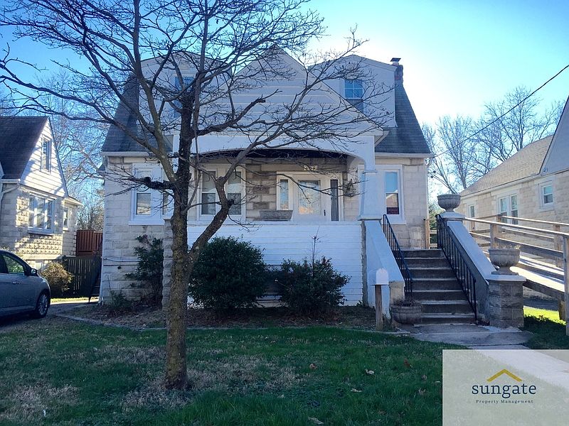 1st image of 3043 Pinewood Ave Floor 1