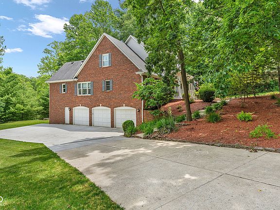 3rd image of 4181 N Foxcliff Dr