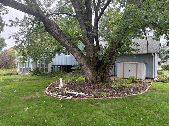 3rd image of 902 E Hynes Ave