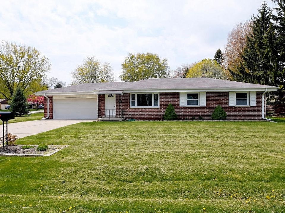 1st image of 830 W Theresa Ln