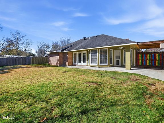 4th image of 2091 Carolwood Dr
