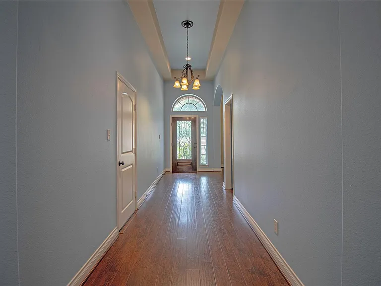 2019 Sunset Springs Dr — Photo 6