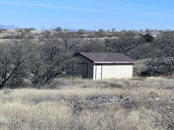 5th image of 1629 S Whaley Rd