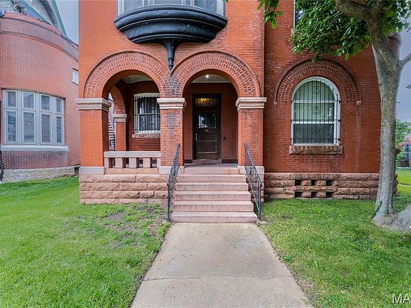 3rd image of 3835 Westminster Pl