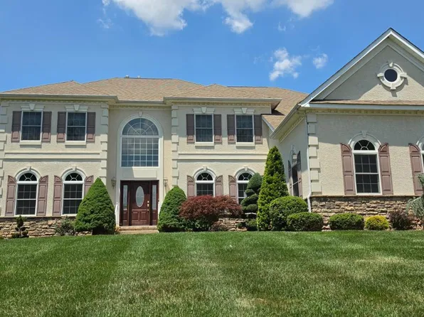 11 Angelo Ct, Monroe Township, NJ 08831