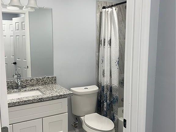 4th image of 233 W Tish Dr