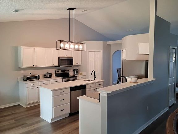 2nd image of 2119 Medina Hills Ln