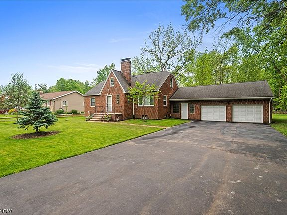 3rd image of 28324 Evergreen Dr