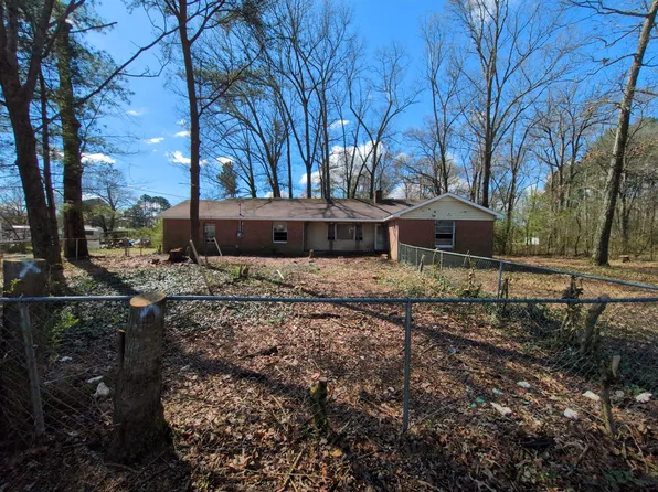 71 Oakwood Ln, Tullahoma, TN 37388