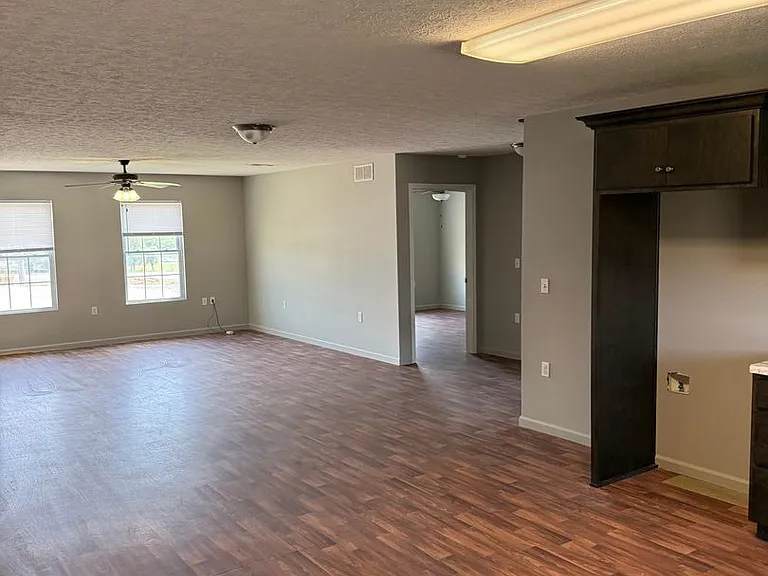 110 Nancy Ln — Photo 4