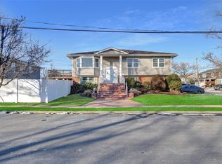 119 Ivy Ln, Long Beach, NY 11561