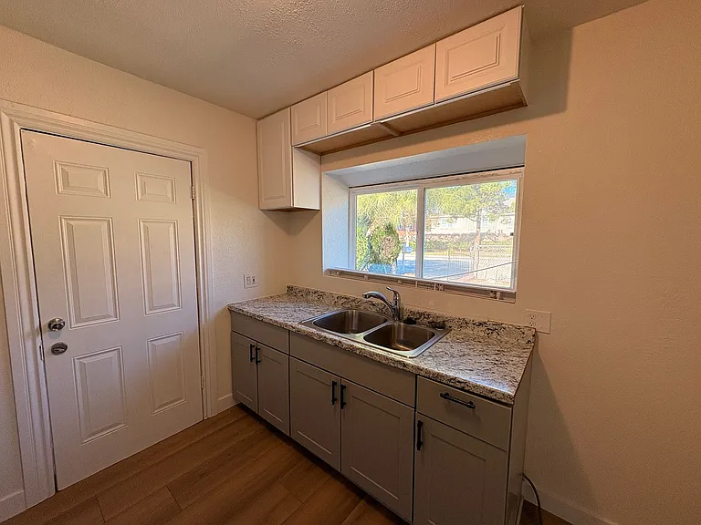 15635 Curtis Ave #1 — Photo 9