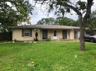 4304 Maywood Dr, Bryan, TX 77801