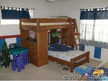 3rd image of 824 Wildwood Cir