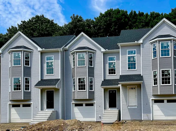 17 Summer Brook Way, Seymour, CT 06483