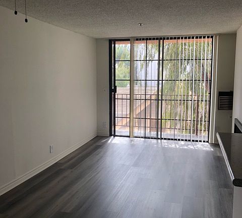 2nd image of 1621 Venice Blvd