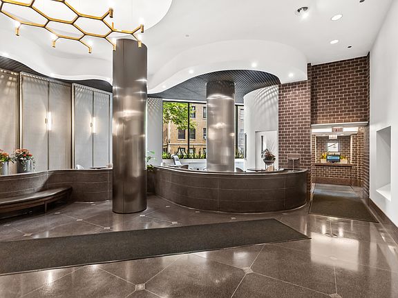 3rd image of 3660 N Lake Shore Dr APT 507
