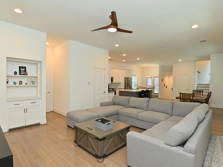 1117 W 16th St #C — Photo 34