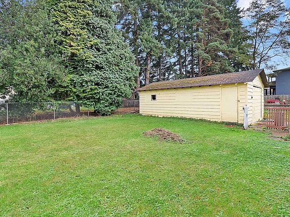 4th image of 8454 Brooke Rd