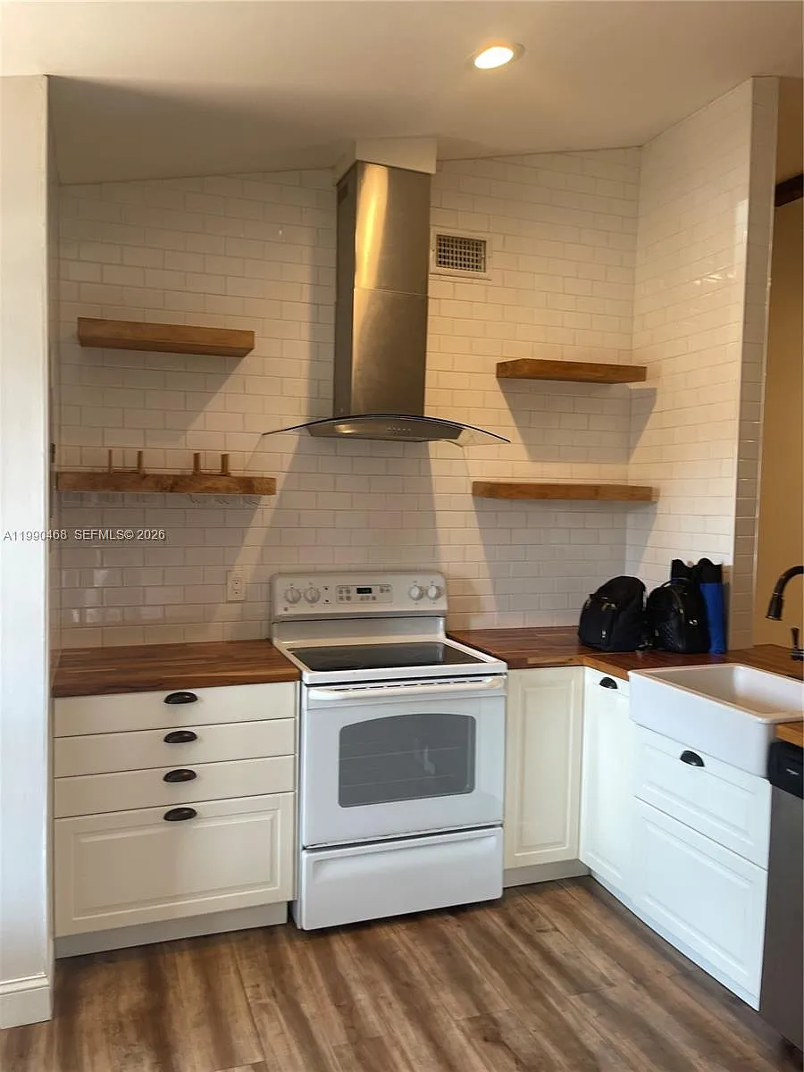 Building Photo - 11269 SW 116th Ter #11269