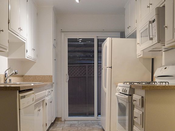 3rd image of 1321 Wellesley Ave APT 3