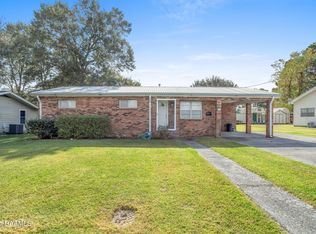 911 E Nezpique St, Jennings, LA 70546