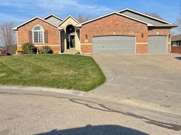 409 E Fox Run Ct, Mulvane, KS 67110