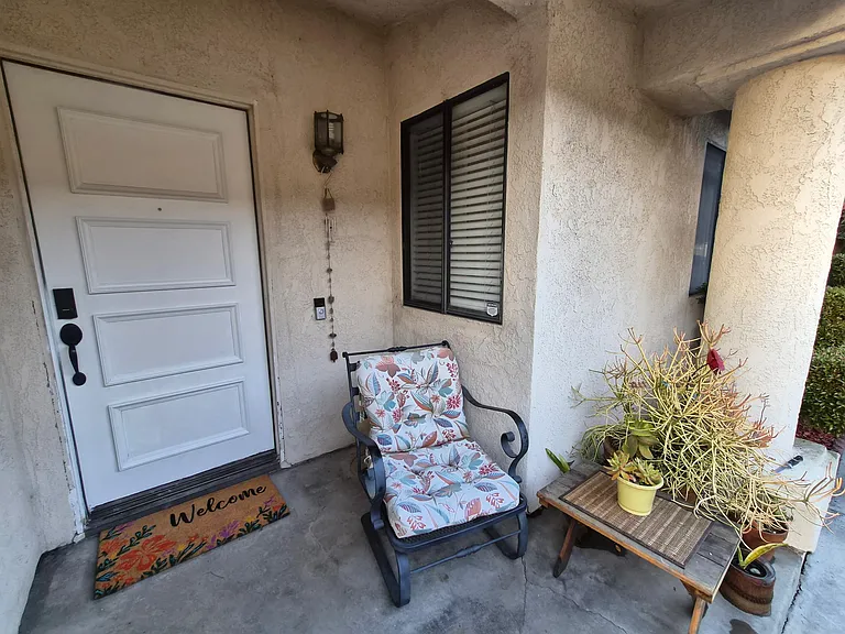 private entrance to unit