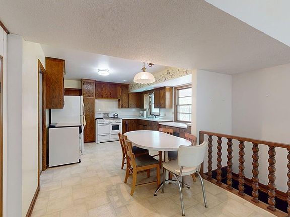 4th image of 1206 Bunker Lake Blvd NE