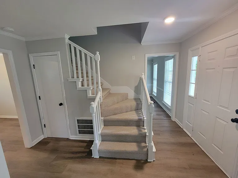 165 Ashley Cir — Photo 14