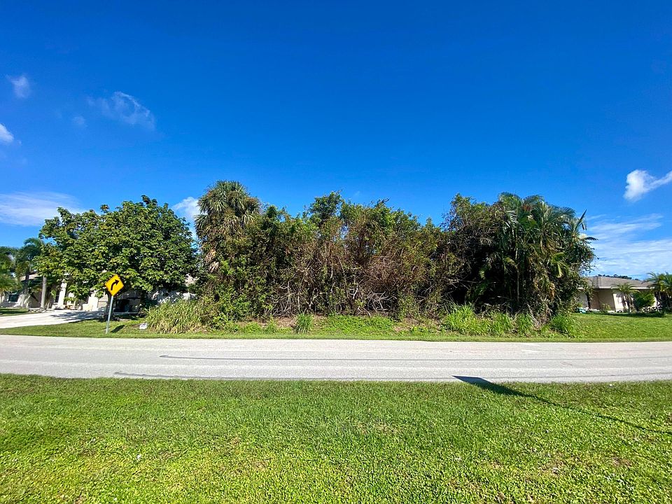 1st image of 1185 SE Cambridge Drive