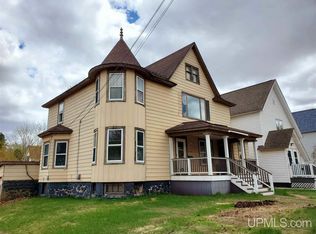 638 N 5th St, Ishpeming, MI 49849