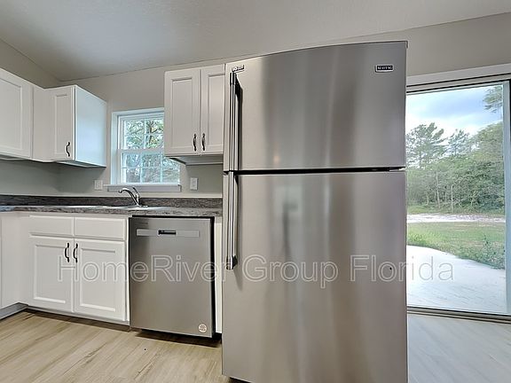 5th image of 184 SE Fisher Crse