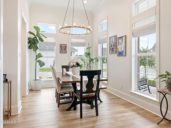 4th image of 204 Abercrombie Way