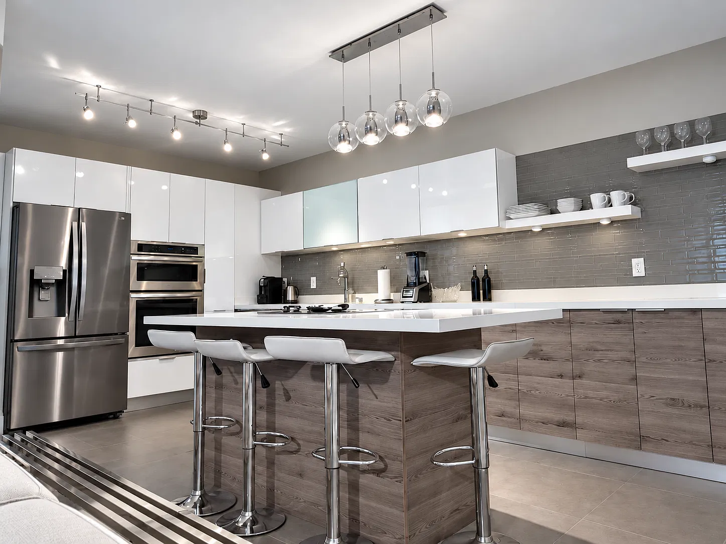 2 bed, 1300 sqft, $3,995 — Photo 3
